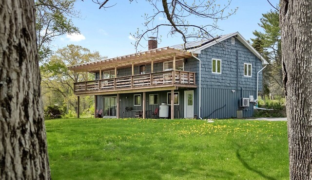 Spacious House with Modern Comforts and Nature