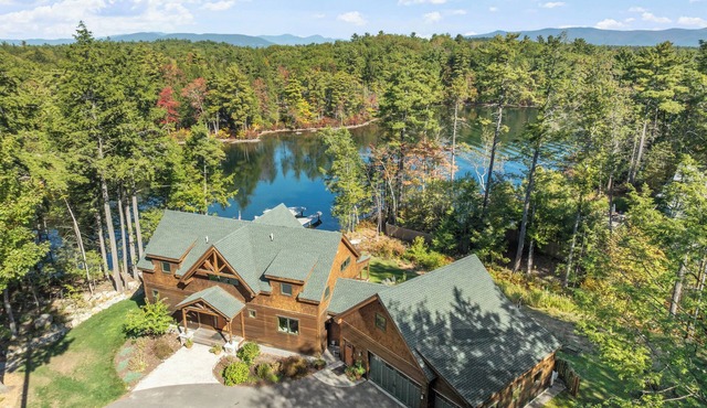 Spacious Waterfront Country House in Charming Meredith in Meredith