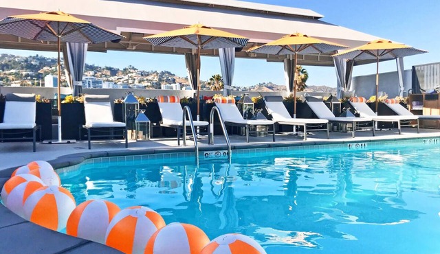 Spacious West Hollywood Escape w/Kitchen & Rooftop Pool