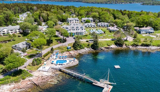 Spruce Point Inn Resort and Spa