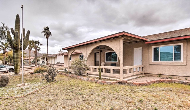 Step-Free Queen Valley Retreat, Walk to Golf!