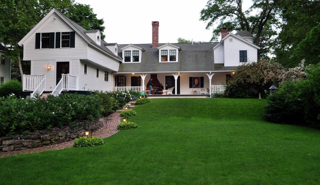 Stone Throw Cottage