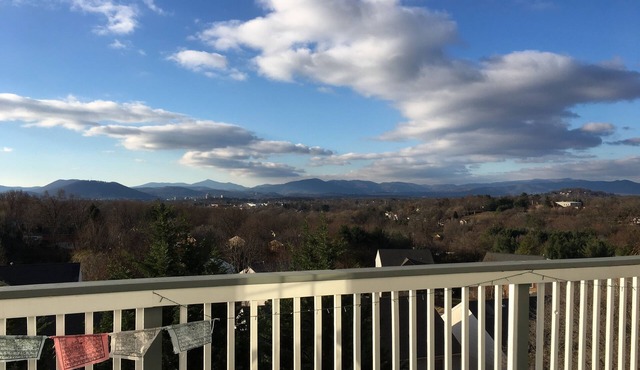 Studio Apartment, King Bed, Stunning View & Sauna