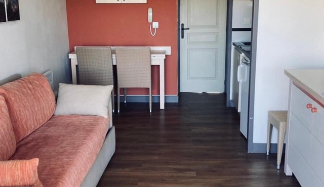 Studio confortable avec terrasse, piscine et animaux admis à Saint-Raphaël - FR-1-504-608 in Saint-Raphaël