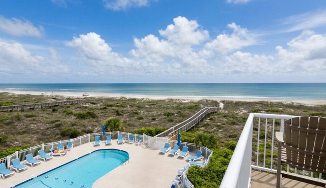 Stunning 2-story condo in Wrightsville Dunes!