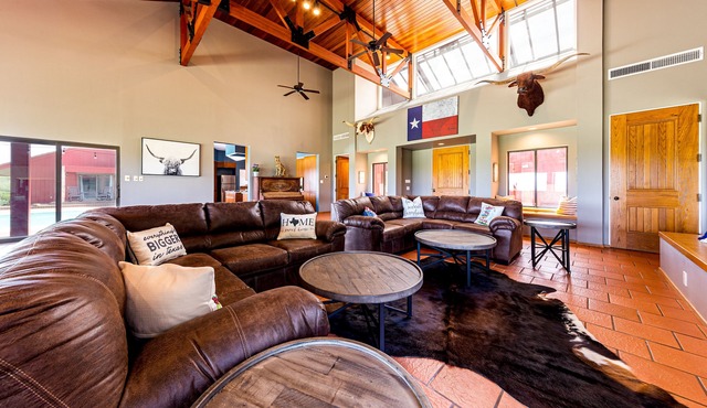 Stunning 400-Acre Private Ranch Close to Austin and COTA - Pool, Fishing, Events