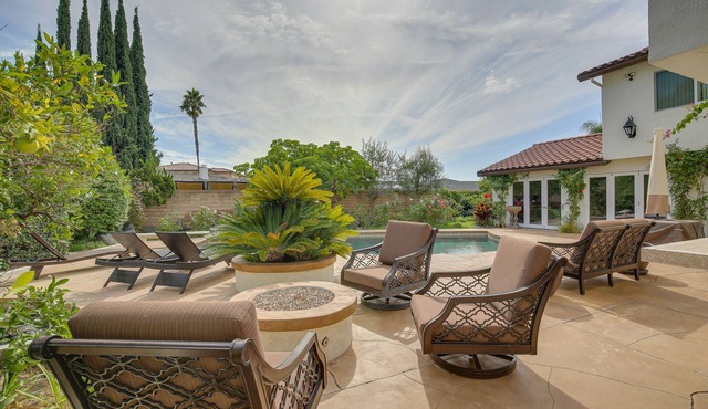 Stunning Home on Golf Course ~ 8 Mi to Disneyland!