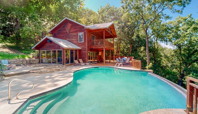 Stunning lakefront home with guesthouse, private infinity pool, sauna & firepit