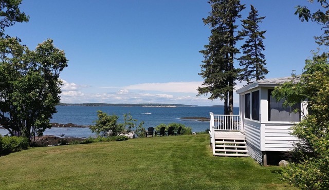 Stunning Views on Ocean's Edge. Pebble beach, sunbathing, firepit and grill.