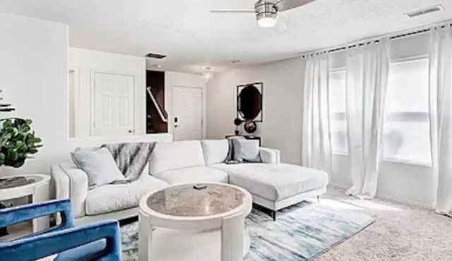 Stylish 4BR Oasis - Best of ABQ w/Scenic Backyard