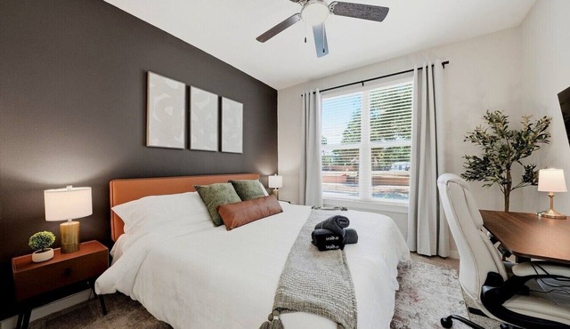 Stylish Condo | Pool, Gym & Yoga | 2 King Suites
