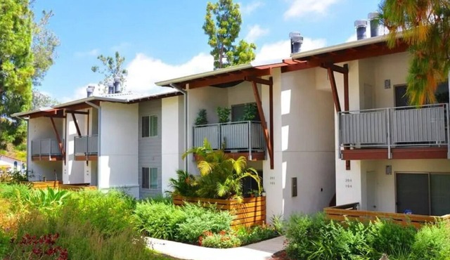 Summer Condo in Encinitas, close to the beach with community pool