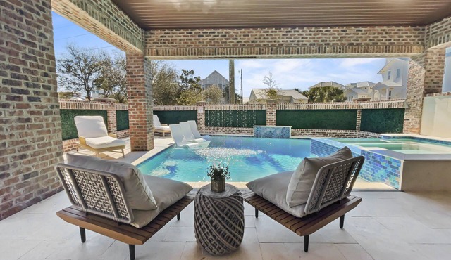 Summer Wind | Ocean Views, Steps to Beach, Private heated pool/Jacuzzi, Golf Cart, Bikes, Ample Parking
