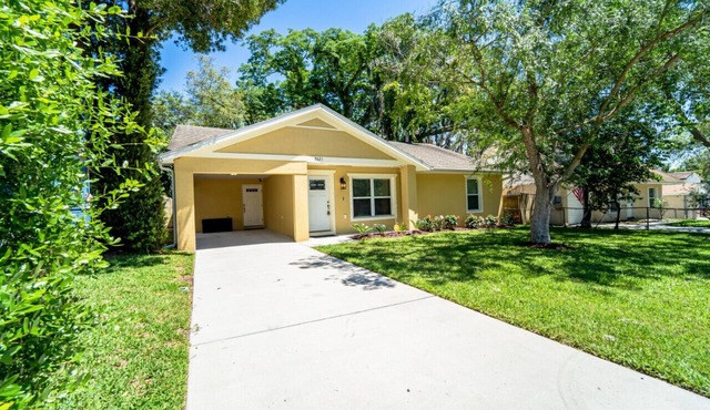 Sun Villa – Pet-Friendly 3BR/2BA Home Near USF & Moffitt with Fenced Yard