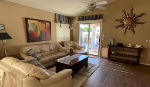 Sunny Maricopa spacious Vacation Home. Clean 3Bd/2Bath. Close to everything