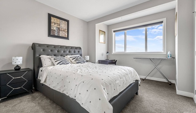 Sunny Walk-out Unit | Free HiSpeed WiFi & Parking | Near Grocery in Calgary