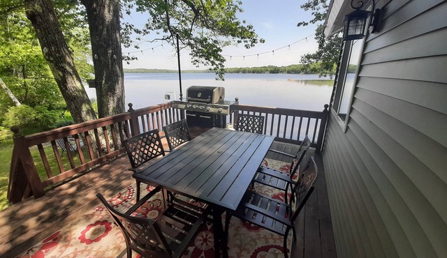 Sunrise Views Cabin with AC, Game Room & Bar