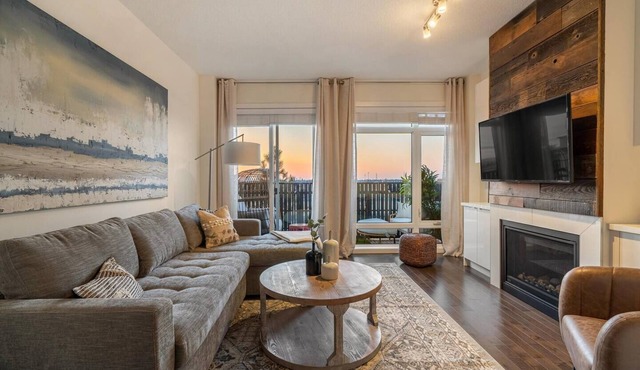 Sunrises Near DT & Stampede 2 BR 2 BA w AC