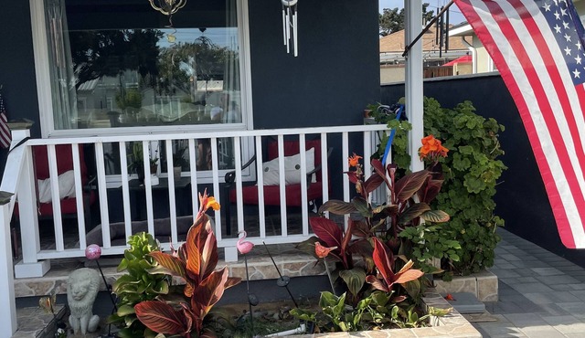 Super private and cozy studio , 5 min drive to beach.