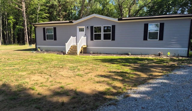 Superb 3-bedroom mobile home with AC in Heathsville