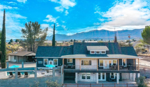 Swim & Stay at Old Town Overlook Across from Merkin Vineyards