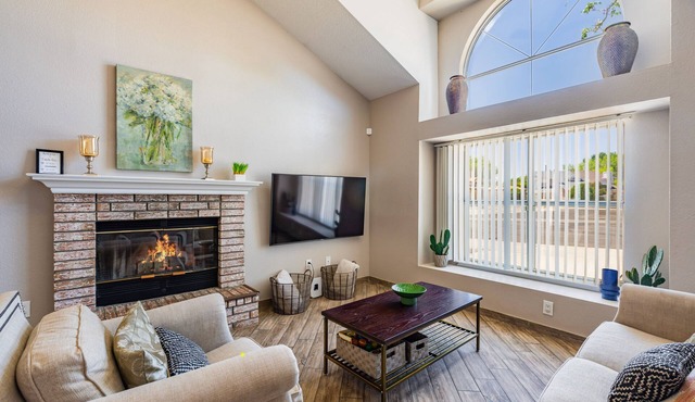 Taylor Ranch Respite - Modern, Light, Open Concept