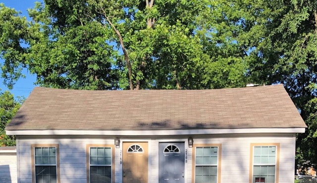Terrific duplex house with AC in charming Texarkana