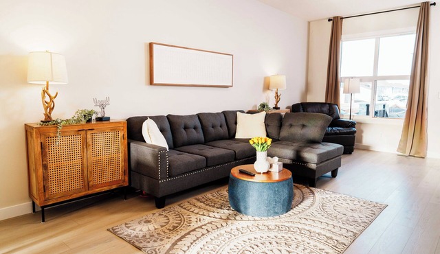 The Amber | Sleeps 6 | Close to Airport