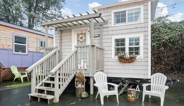 The Beach - Custom Tiny Home w/Beach Vibe