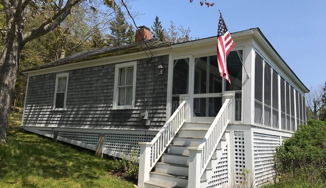 The Binnery: A cozy cottage on the coast of Maine