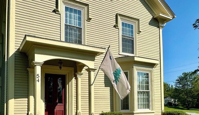 The Captain's Home: Art and History on the Coast of Maine