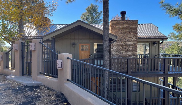 The Cozy Coyote/Alto Lake Views/Dog Friendly/1 Mile to Ski Run Road