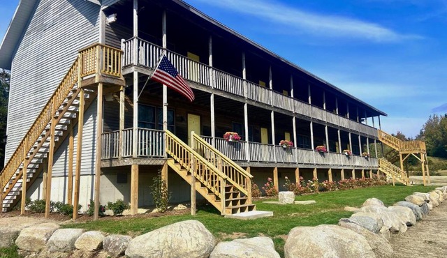 The Eggemoggin Reach Inn