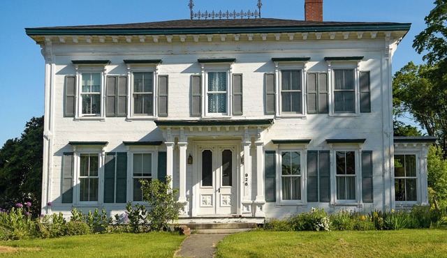 The Entire Waldoboro Inn