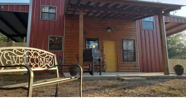 The Hideout - De Queen, Arkansas