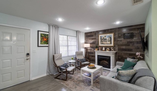 The Lakehouse at Pinellas Park