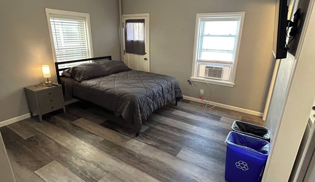 The Loft small studio apartment on the 2nd floor. Private, Small & Affordable in Albert Lea