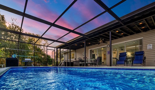 The Pool House -Private Heated Pool w Entire House ~ PETS WELCOME!