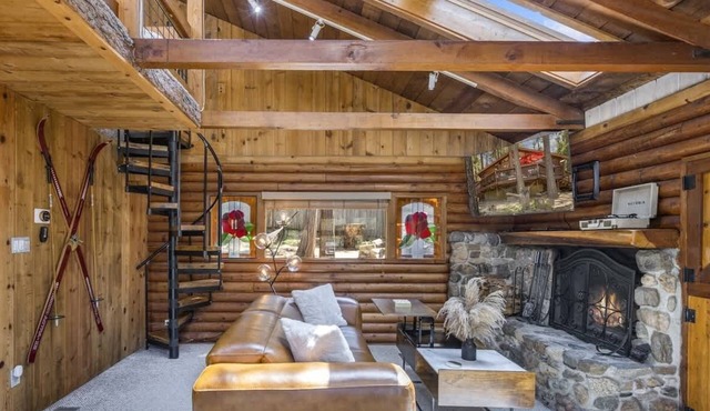 The Rose Cabin with a spa