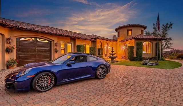 The Sunset House San Diego country living close to the beach!