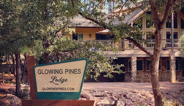 The Ultimate Family Hideaway– Peaceful Lodge with Theater, Arcade & Forest Views