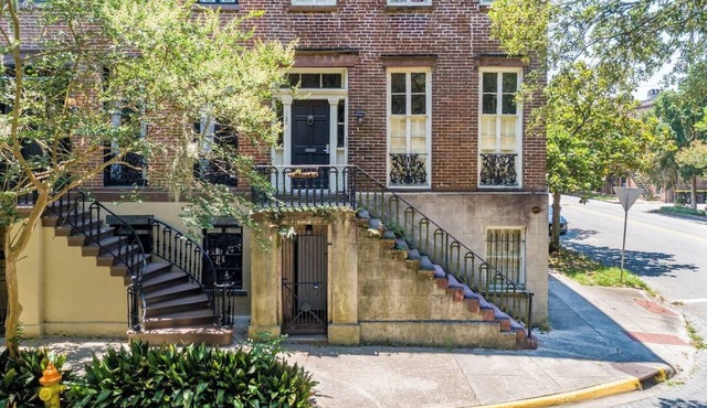 This Classical Parlor is located on Chatham Square. It offers a quiet retreat with natural light, floor-to-ceiling windows, and views of the Square.