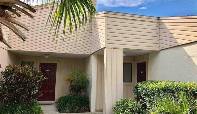 TimeOut! Spacious condo - 2 Bedroom, 2 Bath, Sleeps 6, Pool