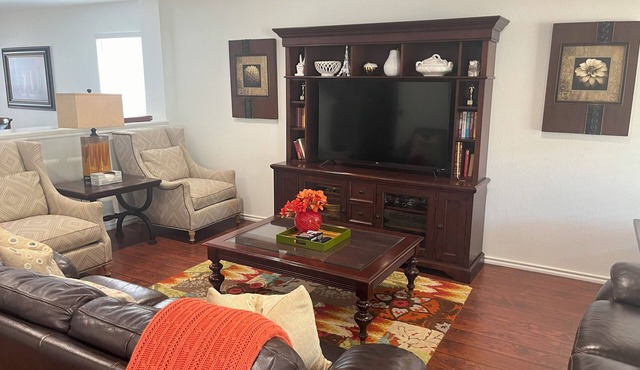 Top Location! Spacious Home Near Downtown & Events