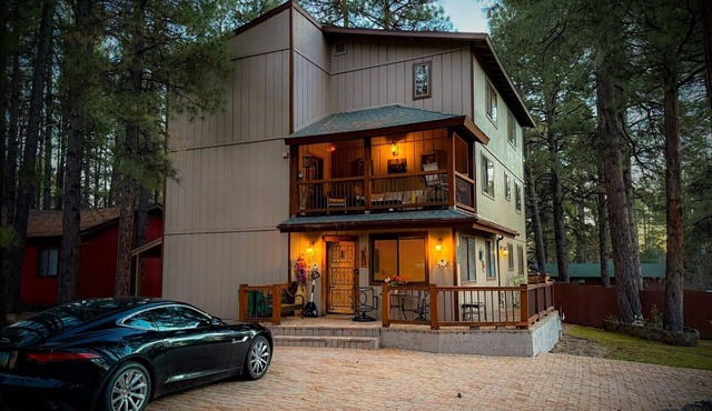 Tranquil 4-bedroom chalet in charming Flagstaff.