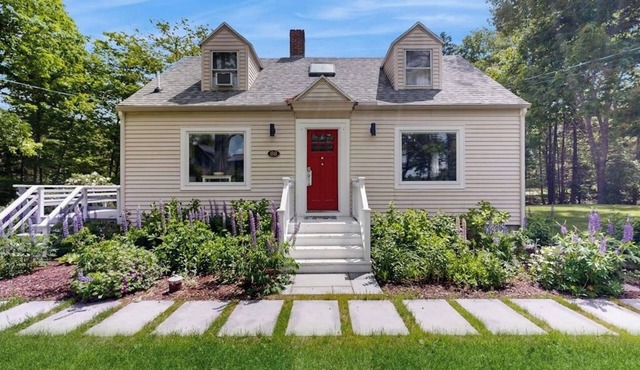 Tranquil Seaside Cottage with Spectacular Views, Wifi & Washer/Dryer