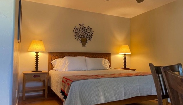 Tranquilo Guest Suite in the North Valley, close to I-40 and Old Town