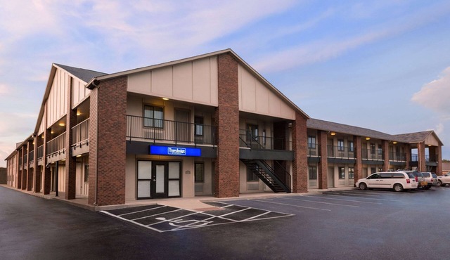 Travelodge by Wyndham Wellington KS