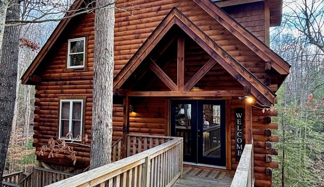 Treehouse Cabin w/Hot Tub in Red River Gorge