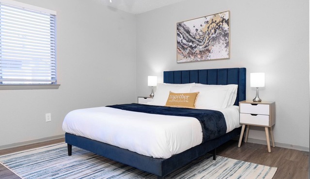 Trendy 1BR Apartment in SoLA, 5-Minute Drive to Downtown